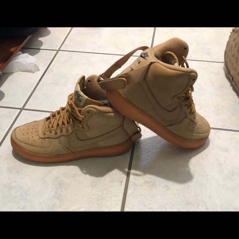 Tan Jordans size 6.5